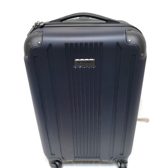 Kenneth Cole Reaction Other - Kenneth Cole Reaction Carry On